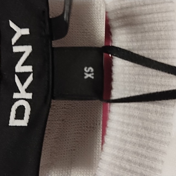 DKNY pullover sweater - Picture 4 of 6